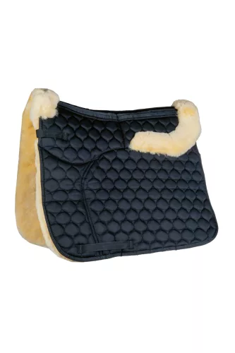 HKM Bárányszőrös korrekciós nyeregalátét fekete/natúr (9123) díjlovas