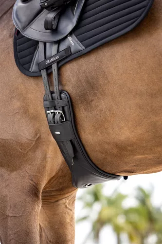 Arika Contoured Dressage Girth Black