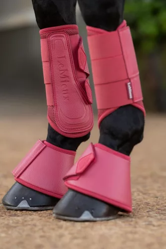 Arika Over Reach Boots Cranberry