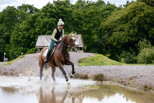 Suede Close Contact Square Macaron
