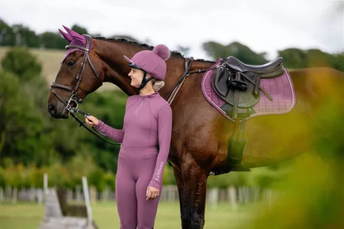 Suede Close Contact Square Mallow