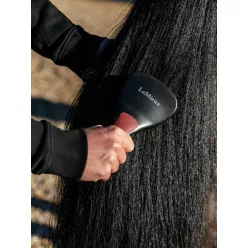 Tail Brush Black