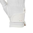 AMARA LOVAS KESZTYŰ