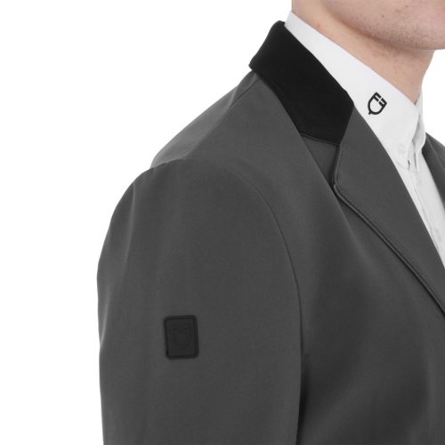 Férfi versenyzakó három gombbal