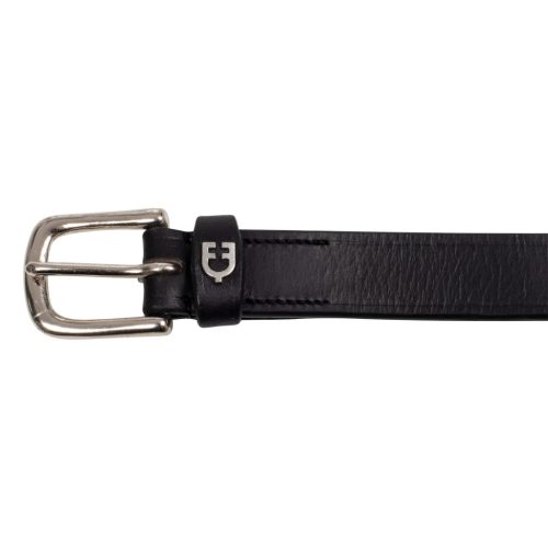 Angol öv kontrasztos hímzéssel