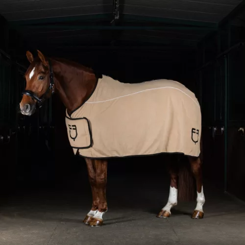 Equestro Polár takaró fedőlapos elülső rögzítéssel