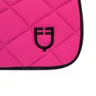 Ugró nyeregpárna technikai anyagból logóval