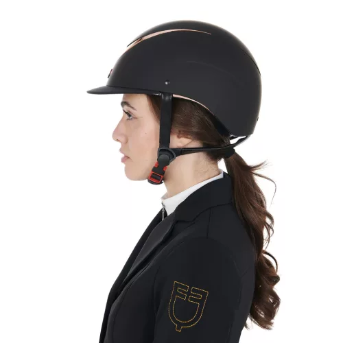 Unisex sisak fényes kerettel
