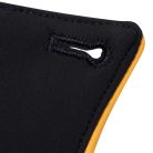 Női sárga díszítésű farokkabát hajtóka