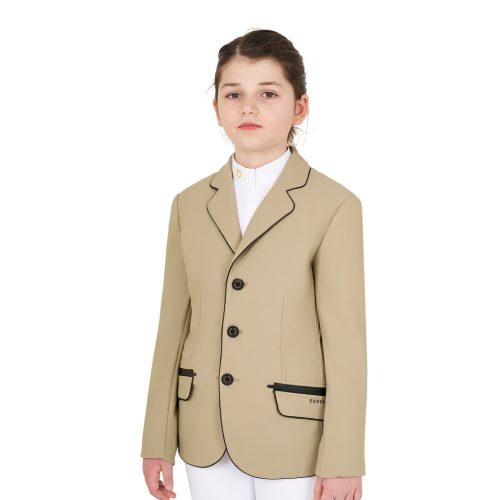 Lányok versenyzakója technikai anyagból