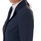 Női versenyzakó négy gombbal, perforált anyagból