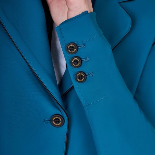 Női versenykabát technikai anyagból