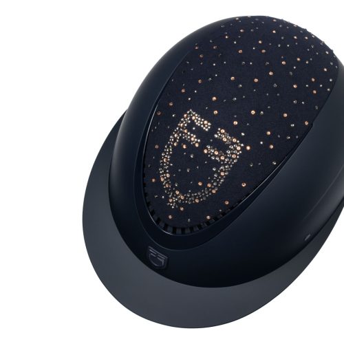 Matt sisak széles árnyékkal és strasszköves logóval