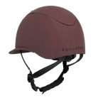 Női sisak széles árnyékolóval és dombornyomott logóval