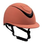 Női sisak széles árnyékolóval és dombornyomott logóval