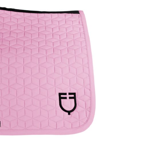 Ugró nyeregalátét kockás steppeléssel